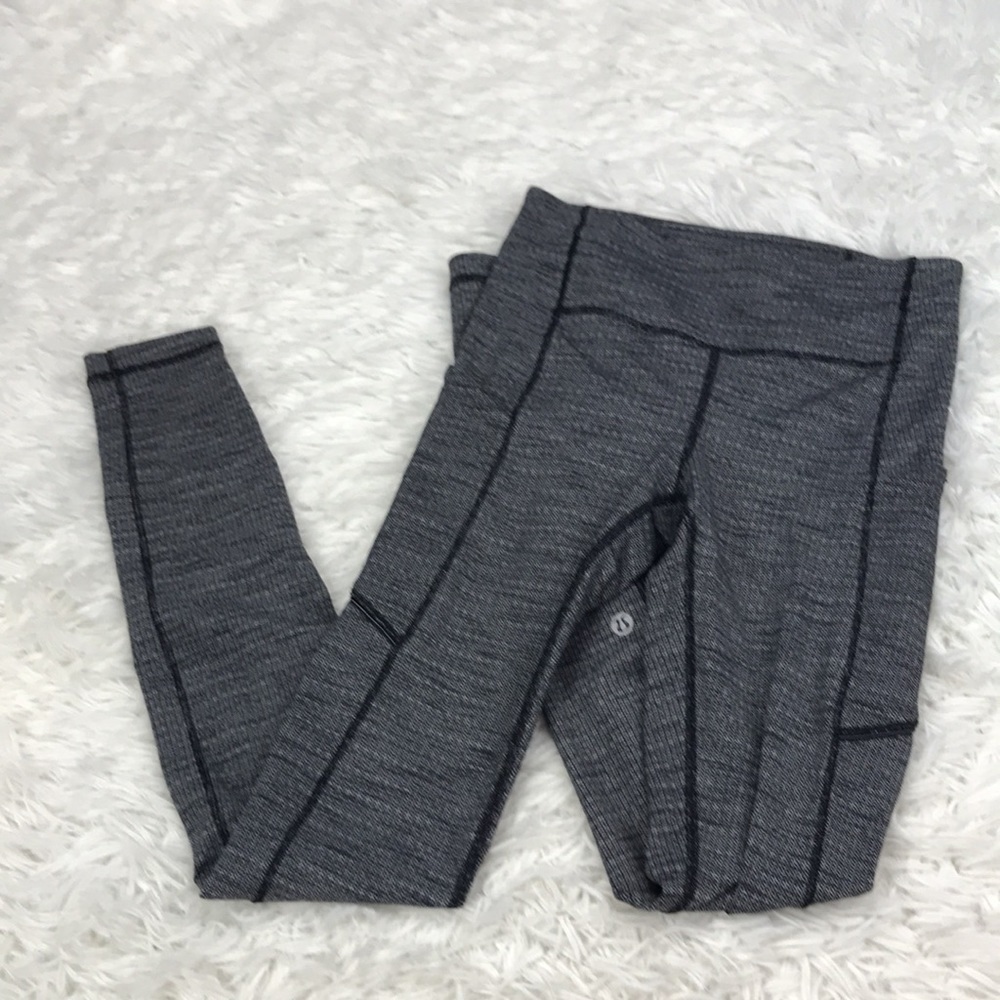 Lululemon Speed Up Tight 28" Full-On Luxtreme Knit